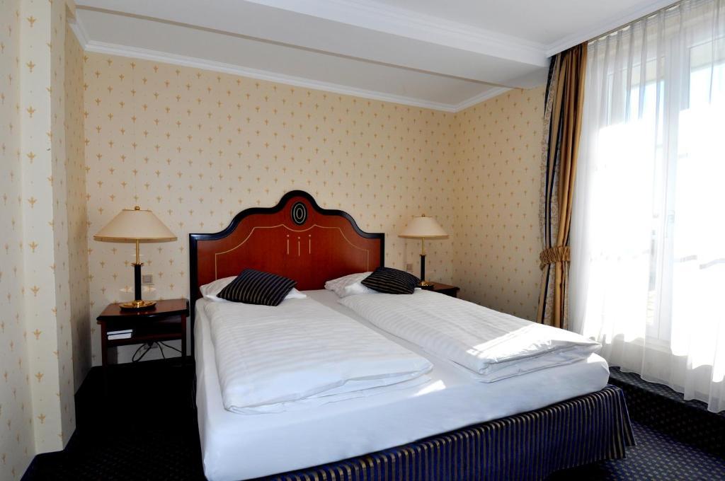 Hotel Restaurant Bellevue Au Lac Thun Quarto foto
